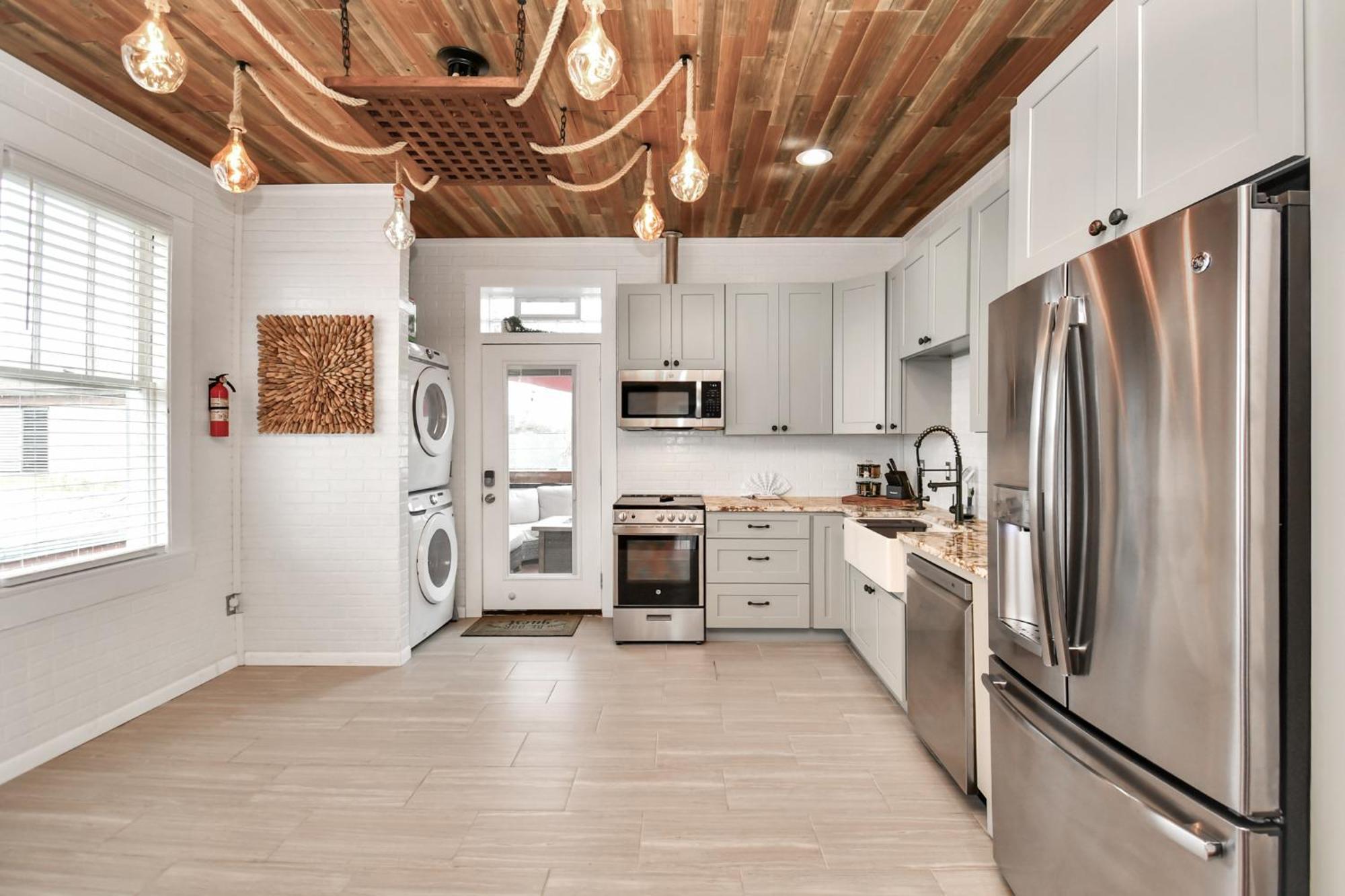 Apartmán Nautical Loft With Outdoor Kitchen & Beach Access Galveston Exteriér fotografie